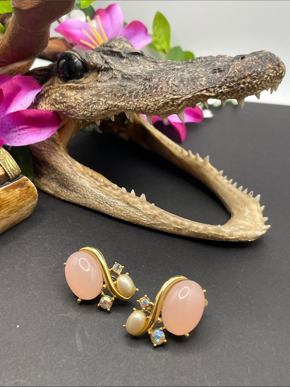 Trifari pink cabochon clip earrings vintage